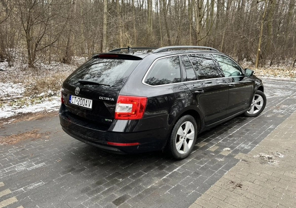 Skoda Octavia cena 69900 przebieg: 68000, rok produkcji 2020 z Toruń małe 56